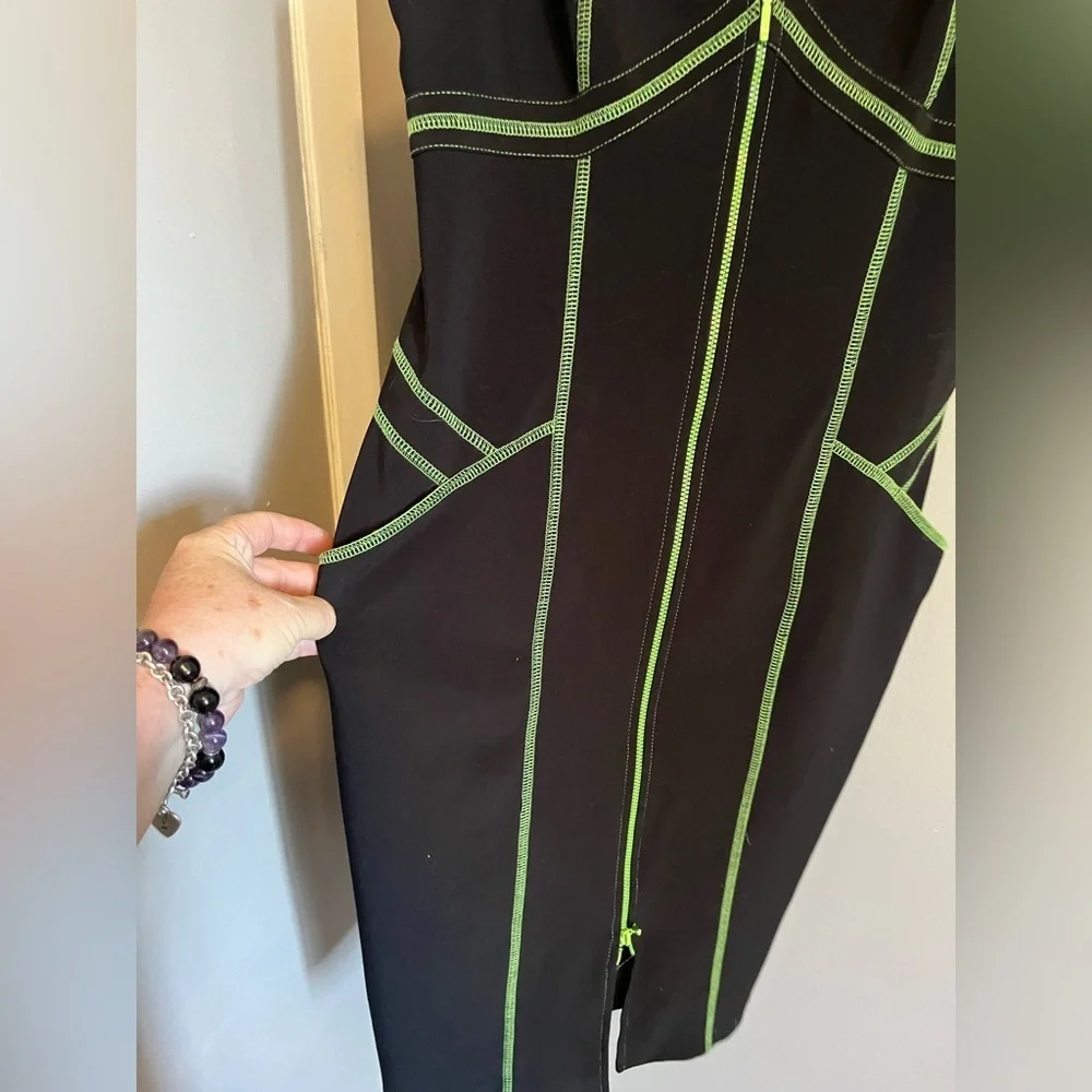 Joseph Ribkoff vampy body hugging reverse seam dress with pockets s/m see measur - Picture 3 of 7